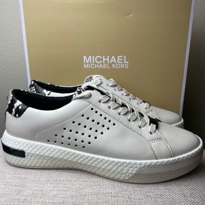 Michael Kors Codie Lace up leather shoes. New.